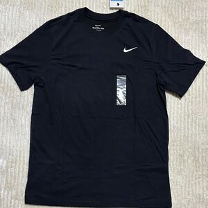 Nike Men's Black Short Sleeve Tee